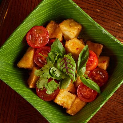 Салат с баклажанами и томатами черрив Рамен с уткой по цене 720 ₽