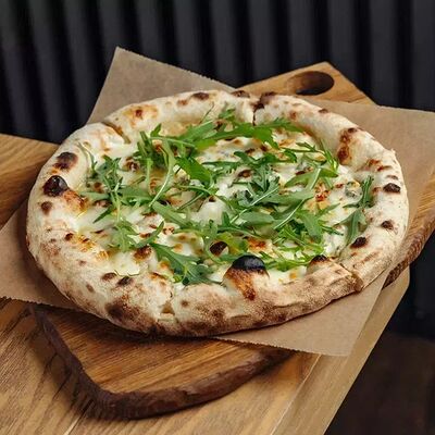 Пицца Четыре сыра в Мона по цене 1020 ₽