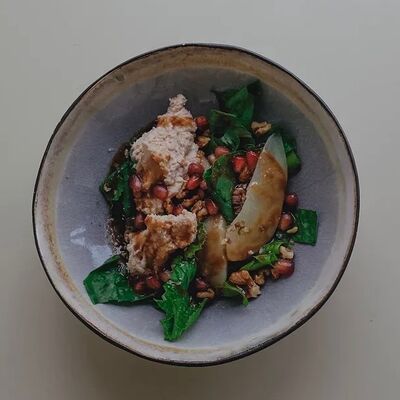 Салат с куриным паштетом и грушей в Semplice Secondfloor по цене 440 ₽