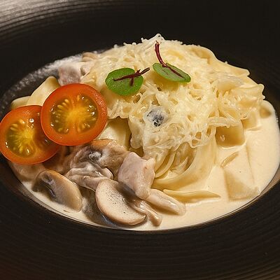 Феттуччине с курицей и грибами в Чаша по цене 490 ₽