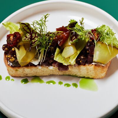 Брускетта с тартаром из говядины в Nuahule по цене 21 р.