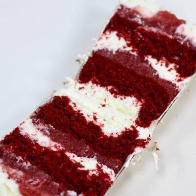 Торт в стакане Красный бархат с клубникой в МайПай по цене 400 ₽