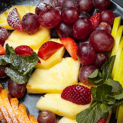 Фруктовая тарелка 1кг в Честнок по цене 2350 ₽