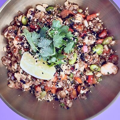 Тайский жареный рис с морепродуктамив Просто Азия x Десертория по цене 720 ₽