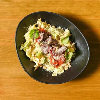 Салат с ростбифом в Lil Brazil по цене 750 ₽