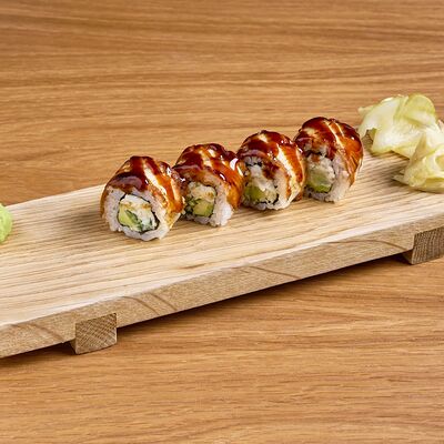 Ролл с крабом, угрем и авокадо 4 шт в Клёво по цене 750 ₽