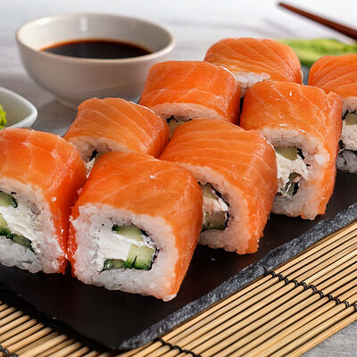 Роллы Филадельфия в Yorokobi по цене 590 ₽