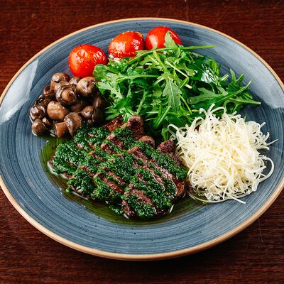 Стейк салат в Паб старый чемодан по цене 890 ₽