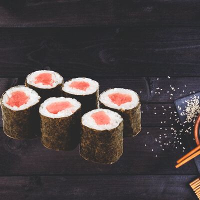 Маки с тунцом в Sushi Time по цене 270 ₽