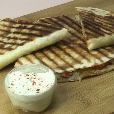 Кесадилья с шампиньонами в Гурман по цене 329 ₽