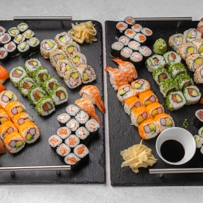 Мартовский сет в YAMAKASI DZEN SUSHI по цене 17499 ₽