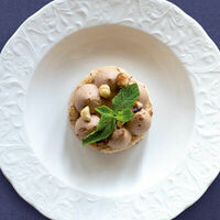 Пирожное Карамель-фундук в Нектарин