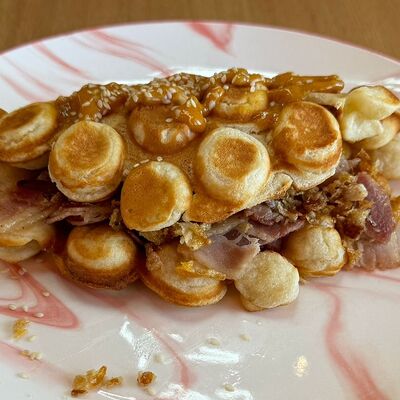 Гонконгская вафля с мёдом и беконом в Хочу! Creative Asian cafe по цене 490 ₽