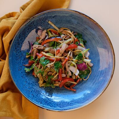 Гриль салат с индейкой в Баклажан в ТЦ 