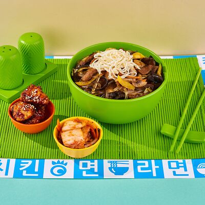 Панчан-сет с Чапче и говядиной в Korean Chick по цене 597