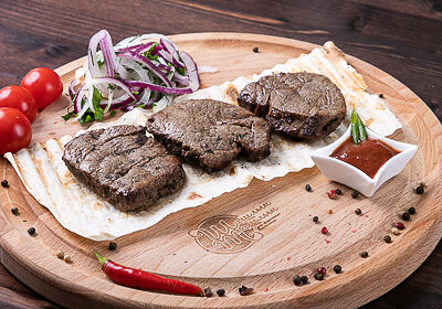 Шашлык из телячьей вырезки в Шашлык-Машлык по цене 952 ₽