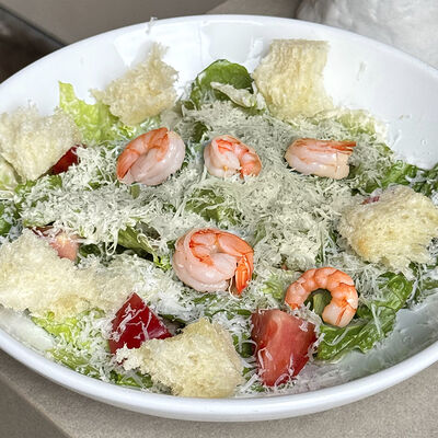 Цезарь с креветками в Greece по цене 670 ₽