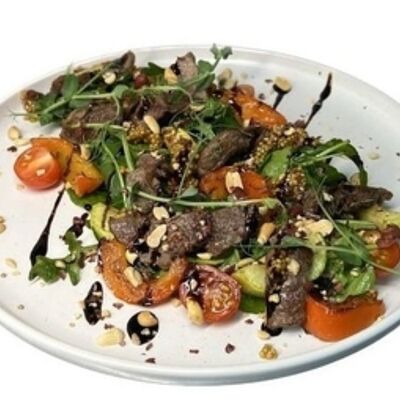 Руккола с мраморным мясом и арахисом в Мокка по цене 830 ₽