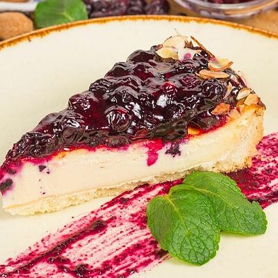 Тарт с черной смородиной в Луиджи & Тосё по цене 239