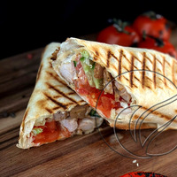 Шаурма фирменная ( свинина) Средняя в Leaf Bistro
