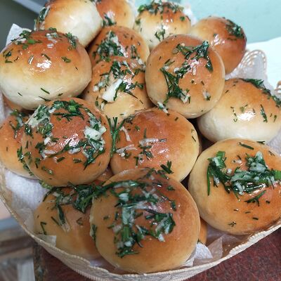 Пампушки с чесноком и зеленью в Siesta-Cafe по цене 10 ₽