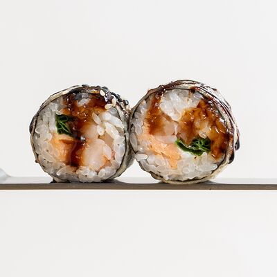 Маки фурай (креветка) в Spicy no spicy по цене 690 ₽