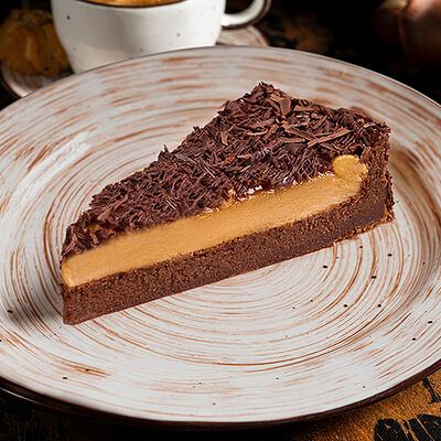 Торт Сникерс в PRO.Хинкали by Novikov по цене 650 ₽