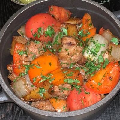 Жаркое по-домашнему со свининой в Столица по цене 680 ₽