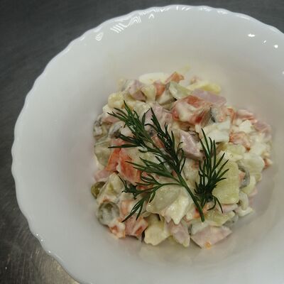 Салат Оливье в Пельмания по цене 240 ₽