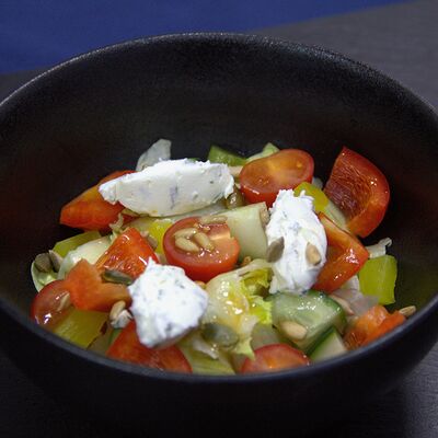 Овощной салат с мисо дрессингом в KOMIX FOOD по цене 410 ₽