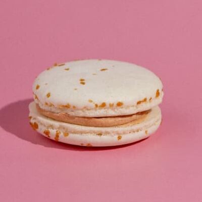 Макарон соленая карамель в Пекарня Буханка по цене 125 ₽