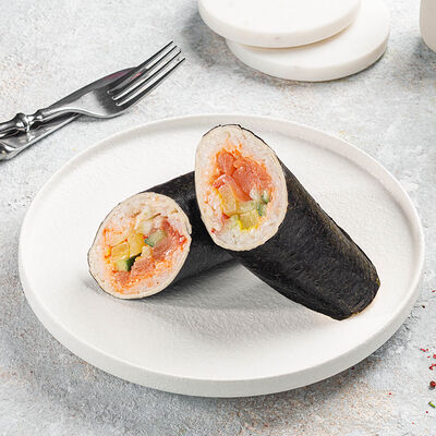 Суши-рулет с лососем в Магбургер & Братья Караваевы по цене 325