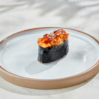 Гункан с лососем в DEQUFO