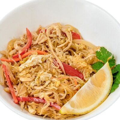 Пад тай с курицей в Дамплинг Репаблик по цене 560 ₽