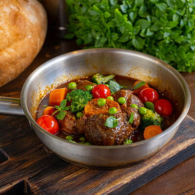 Оссобуко с овощами в Сыроварня по цене 1100