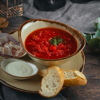 Борщ традиционный в Amato по цене 565 ₽