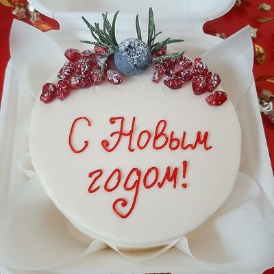 Бенто-торт С Новым годом в Чародейка сладостей по цене 2190 ₽