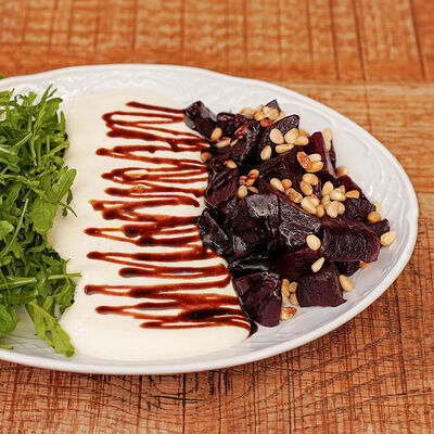 Копчёная свёкла с муссом из пармезана в Smoke BBQ по цене 790 ₽