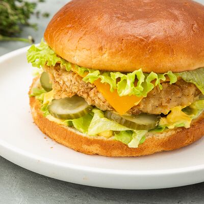 Чизбургер в Вкусный цыпленок по цене 560 ₽