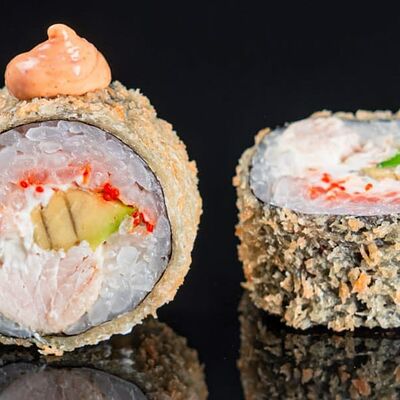 Роллы курица в темпуре в ЛАПША НА сУШИ по цене 745 ₽
