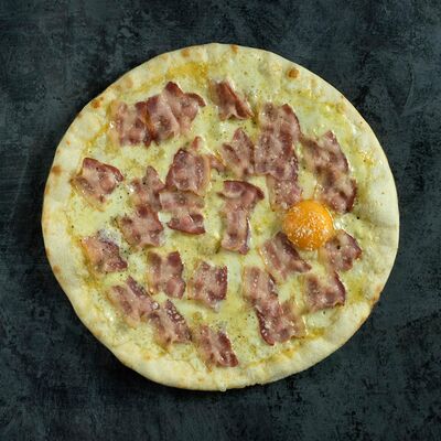 Пицца Карбонара 30 см в Остерия Il Massimo по цене 790 ₽