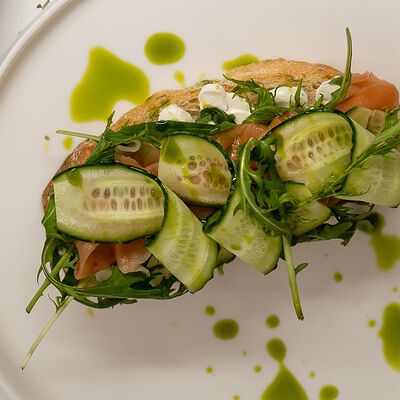 Брускетта с лососем в Гури по цене 760 ₽