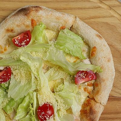 Пиццетта Цезарь в FRIENDLOUNGE по цене 540 ₽