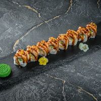 Спайси-Сальмон ролл с креветкой темпура в НА ЛУНЕ