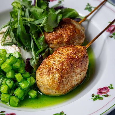 Кебаб из цыпленка с мацони и сальсой из огурца в MANANA по цене 550