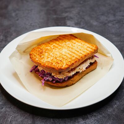 Сэндвич с тунцомв Больше восьми по цене 450 ₽