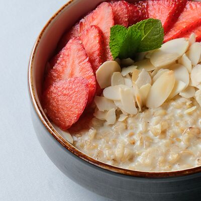 Овсяная каша на миндальном молоке в Березка по цене 15 р.