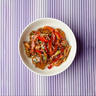 Свинина в кисло-сладком соусе с рисом в Лапшичка по цене 480 ₽