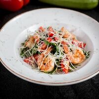 Салат с рукколой и креветками в Баснями не кормим
