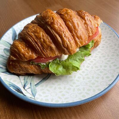 Круассан с курицей в Family Kitchen по цене 350 ₽